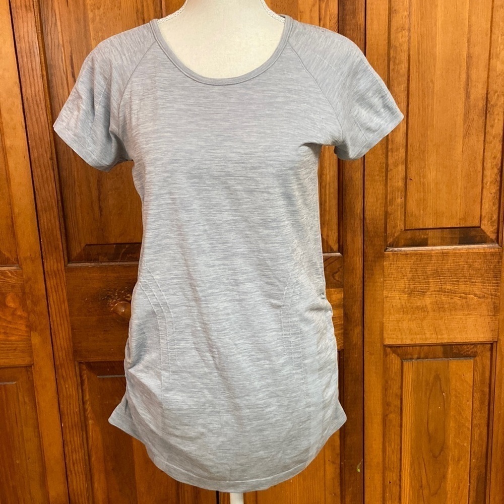 Athleta Crew Neck Shortsleeved Athletic Tee Slate Blue Size Medium EUC